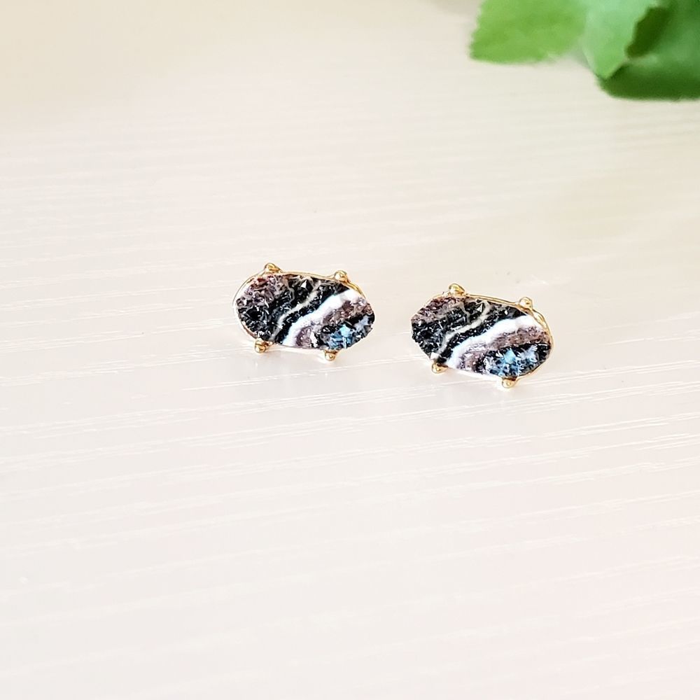𝅺tiny Marble Druzy Stud Earrings - Picture 6 of 9